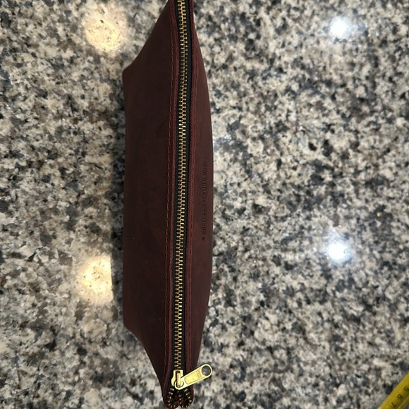 Portland Leather Utility Bag Makeup Bag Travel Cosmetics Bag NEW - Picture 6 of 9